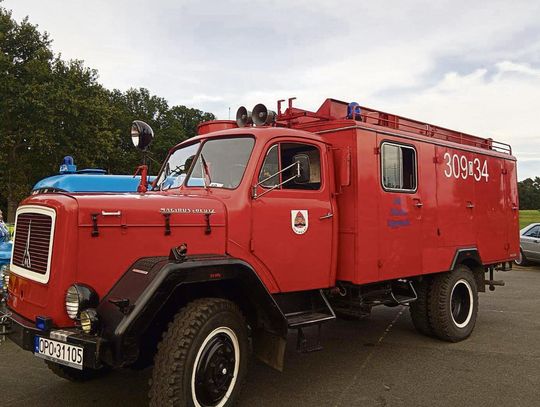 Zabytkowy wóz strażacki Magirus Deutz Mercur 125 A z 1962 roku wystawiony na sprzedaż przez OSP Węgry