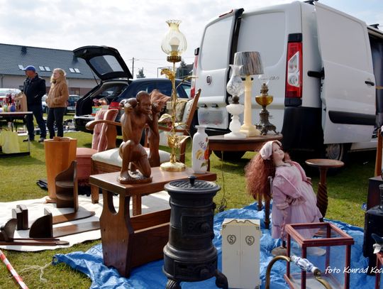 Szperacze ruszyli na łowy. Pierwsza giełda staroci w Dobrzeniu Małym za nami