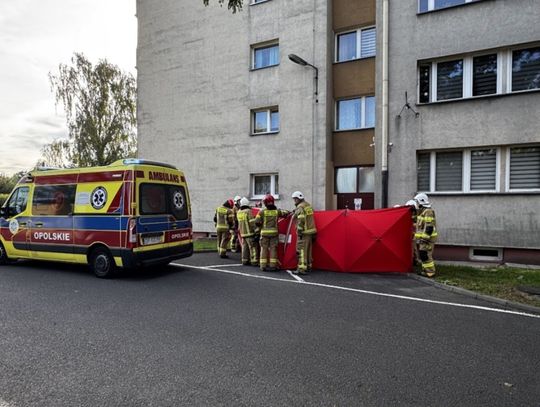 Tragedia w Opolu. Mężczyzna nie żyje po upadku z ósmego piętra