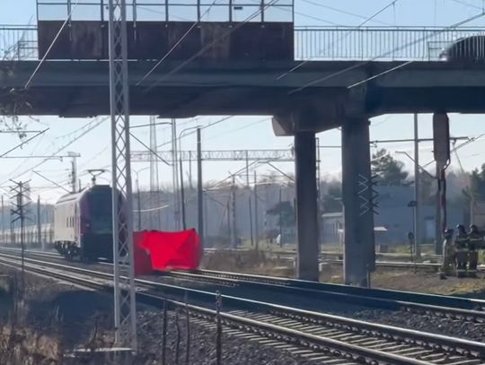 Tragiczny wypadek w Przyworach. Pociąg śmiertelnie potrącił pieszego! Tragiczny wypadek w Przyworach. Pociąg śmiertelnie potrącił pieszego!