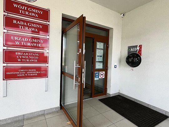 Urządzenie AED przed urzędem gminy w Turawie - bezpieczeństwo nas wszystkich! Urządzenie AED przed urzędem gminy w Turawie - bezpieczeństwo nas wszystkich!