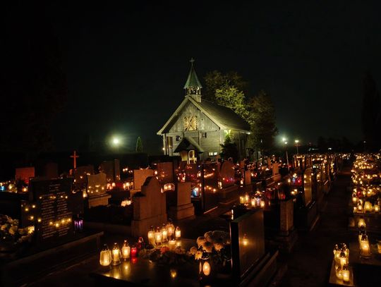 Wieczór Wszystkich Świętych w powiecie opolskim – cmentarze płoną światłami pamięci Wieczór Wszystkich Świętych w powiecie opolskim – cmentarze płoną światłami pamięci