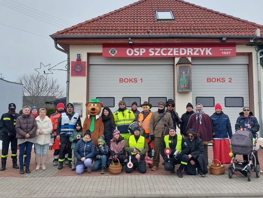 Korowód wodzenia niedźwiedzia organizowany przez OSP w gminie Ozimek