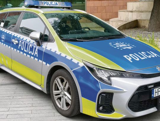 Kontrola drogowa w Tułowicach — policjanci z Niemodlina zatrzymują kierowcę Opla po badaniu alkomatem