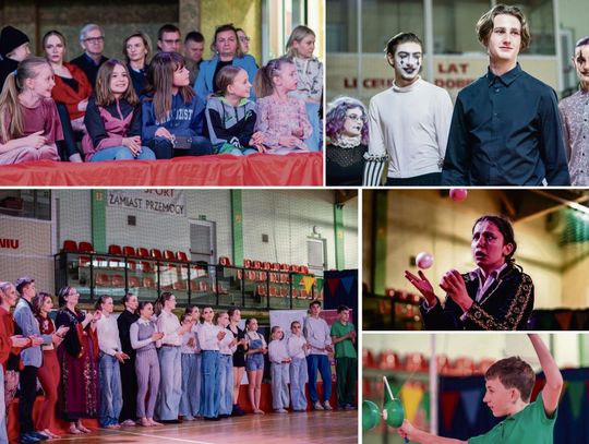 Młodzi artyści prezentują pokazy żonglerki i akrobatyki podczas XVII Festiwalu Sztuki Cyrkowej w Dobrzeniu Wielkim