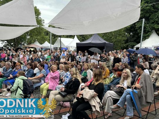 Remigiusz Mróz  podczas Festiwalu Książki 2025 w Opolu