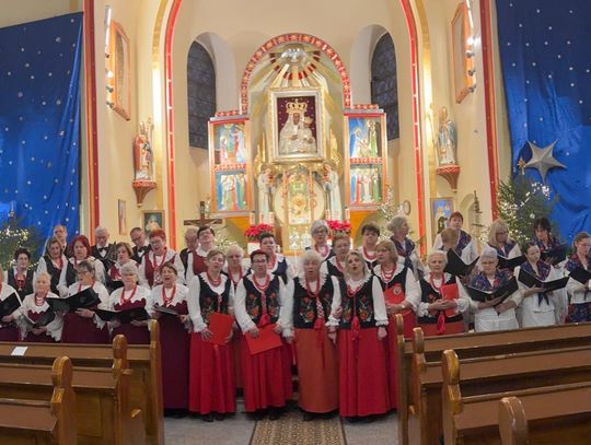 Zespoły z całej gminy spotkały się przy kolędzie