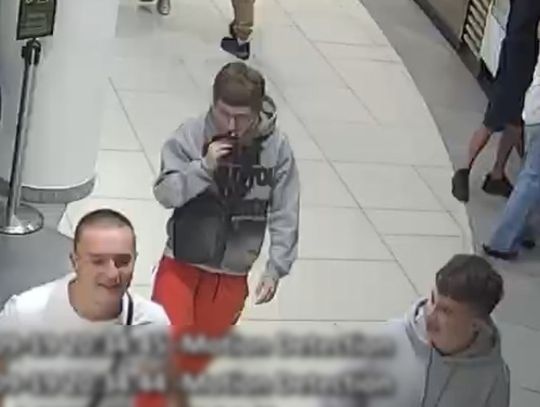 ZUCHWAŁE UŻYCIE KARTY PŁATNICZEJ W CENTRUM MIASTA!