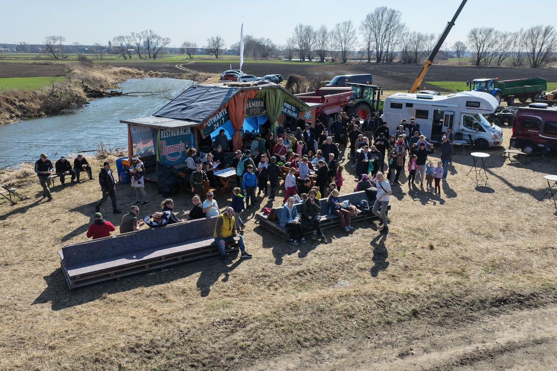 10 kilometrów Odry posprzątane w jeden dzień. Mieszkańcy pokazali siłę 10 kilometrów Odry posprzątane w jeden dzień. Mieszkańcy pokazali siłę