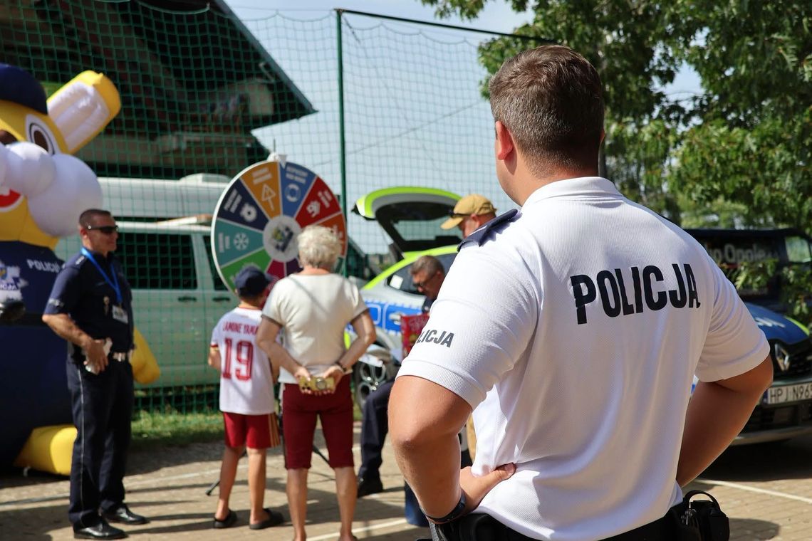 🚨 Bezpieczeństwo na pierwszym miejscu! Służby opanowały turawskie Jezioro Średnie 🚨 Bezpieczeństwo na pierwszym miejscu! Służby opanowały turawskie Jezioro Średnie