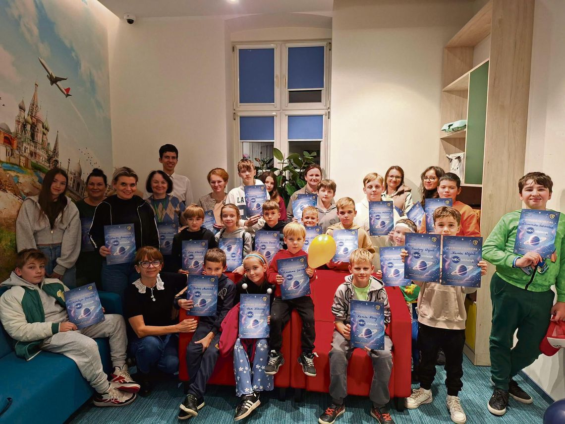 Biblioteka w Chróścinie poleciała w kosmos! Na uczestników czekały niezwykłe atrakcje Noc Bibliotek w Centrum Aktywności Lokalnej w Chróścinie – kosmiczne zabawy, eksperymenty naukowe i atrakcje edukacyjne dla uczestników.