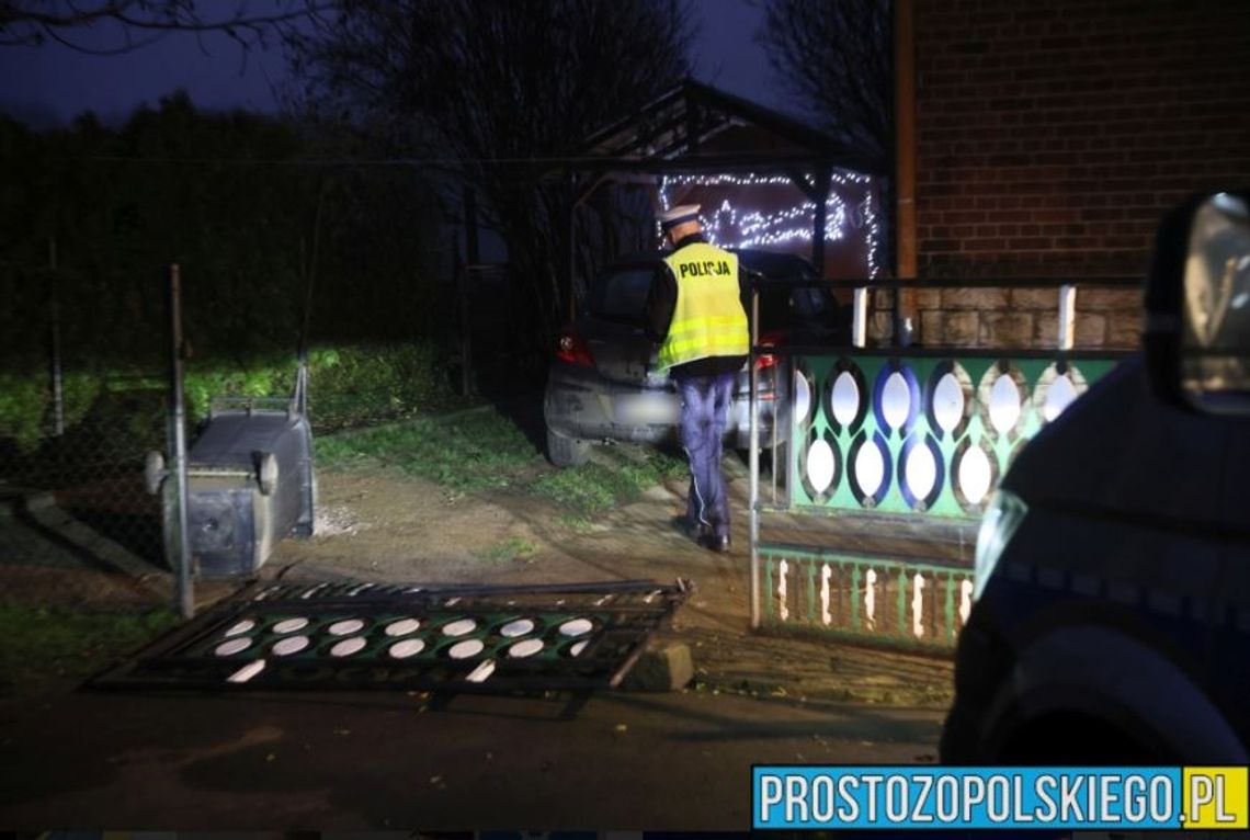 Chwila nieuwagi, dramat na podwórku. 7-latek uruchomił auto, potrącił własną siostrę Chwila nieuwagi, dramat na podwórku. 7-latek uruchomił auto, potrącił własną siostrę