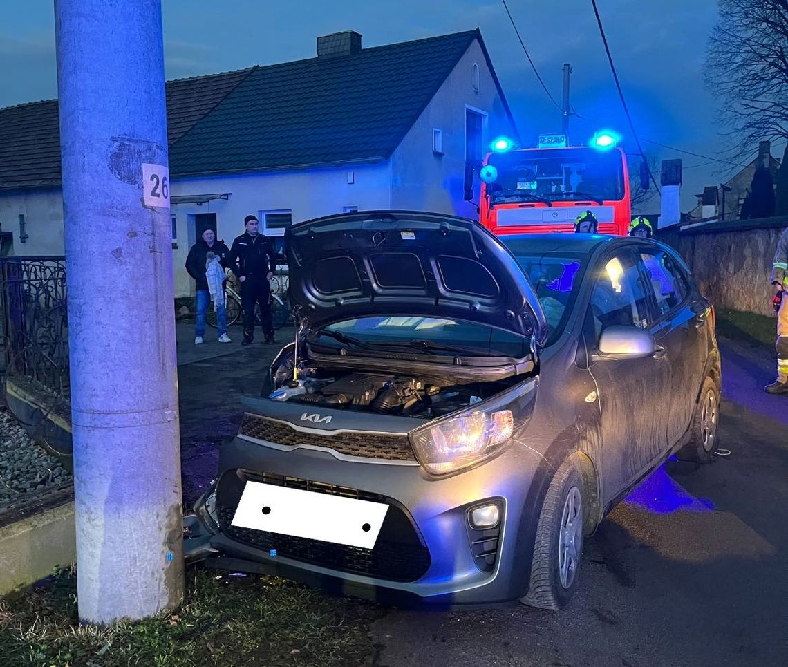 Ciężarna kobieta poszkodowana i uszkodzona sieć niskiego napięcia Ciężarna kobieta poszkodowana i uszkodzona sieć niskiego napięcia