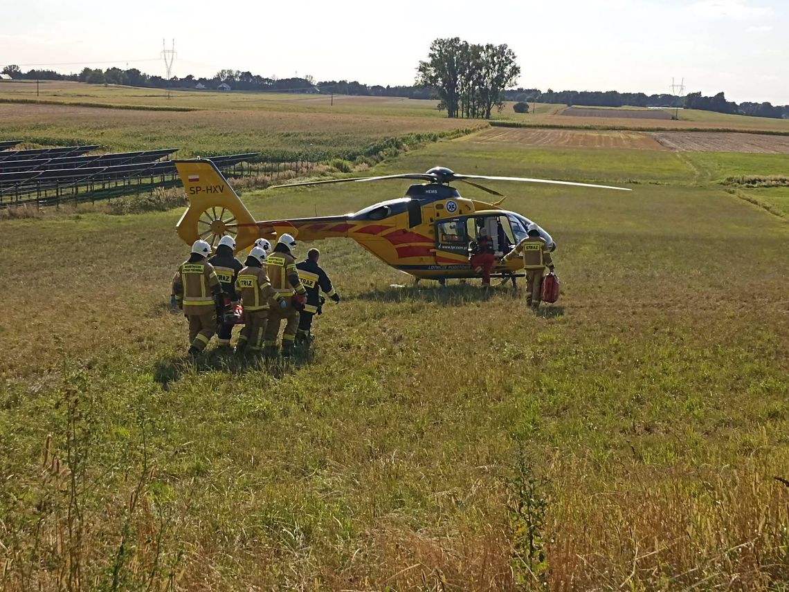 Czołowe zderzenie dwóch crossów w Chrząszczycach. 15-latek i 26-latek trafili do szpitali Dwa motocykle typu cross po czołowym zderzeniu przy ul. Zielonej w Chrząszczycach