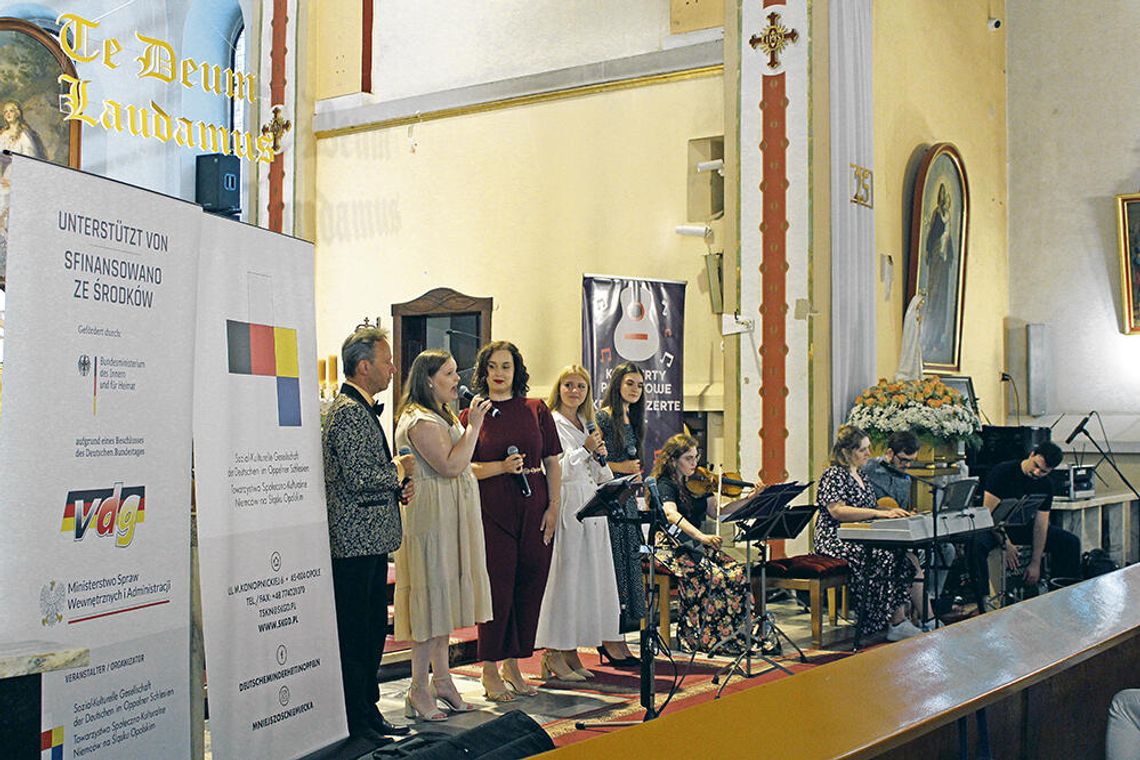 Dobrodzień rozbrzmiewał pieśnią i modlitwą – koncert uwielbienia rozpoczął cykl Powiatowych Koncertów Mniejszości Niemieckiej