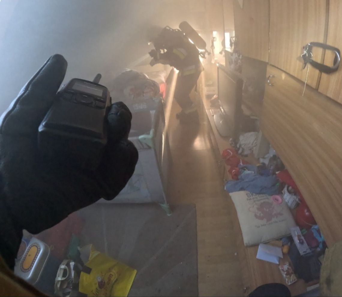 Dramat wielodzietnej rodziny z Kosorowic po pożarze. Stracili dach nad głową, pomoc niesie lokalna społeczność