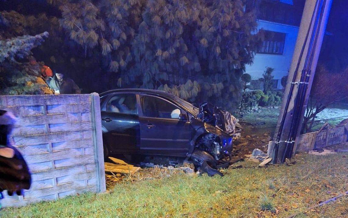 Fordem w ogrodzenie – kierowca miał 1,5 promila! Fordem w ogrodzenie – kierowca miał 1,5 promila!