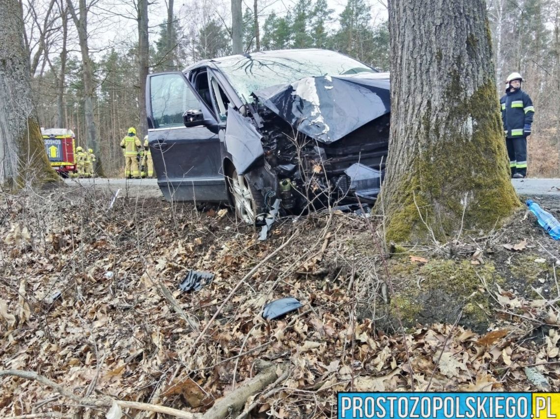Gmina Murów: Nietrzeźwy kierowca uderzył w drzewo, dziecko przetransportowane śmigłowcem LPR