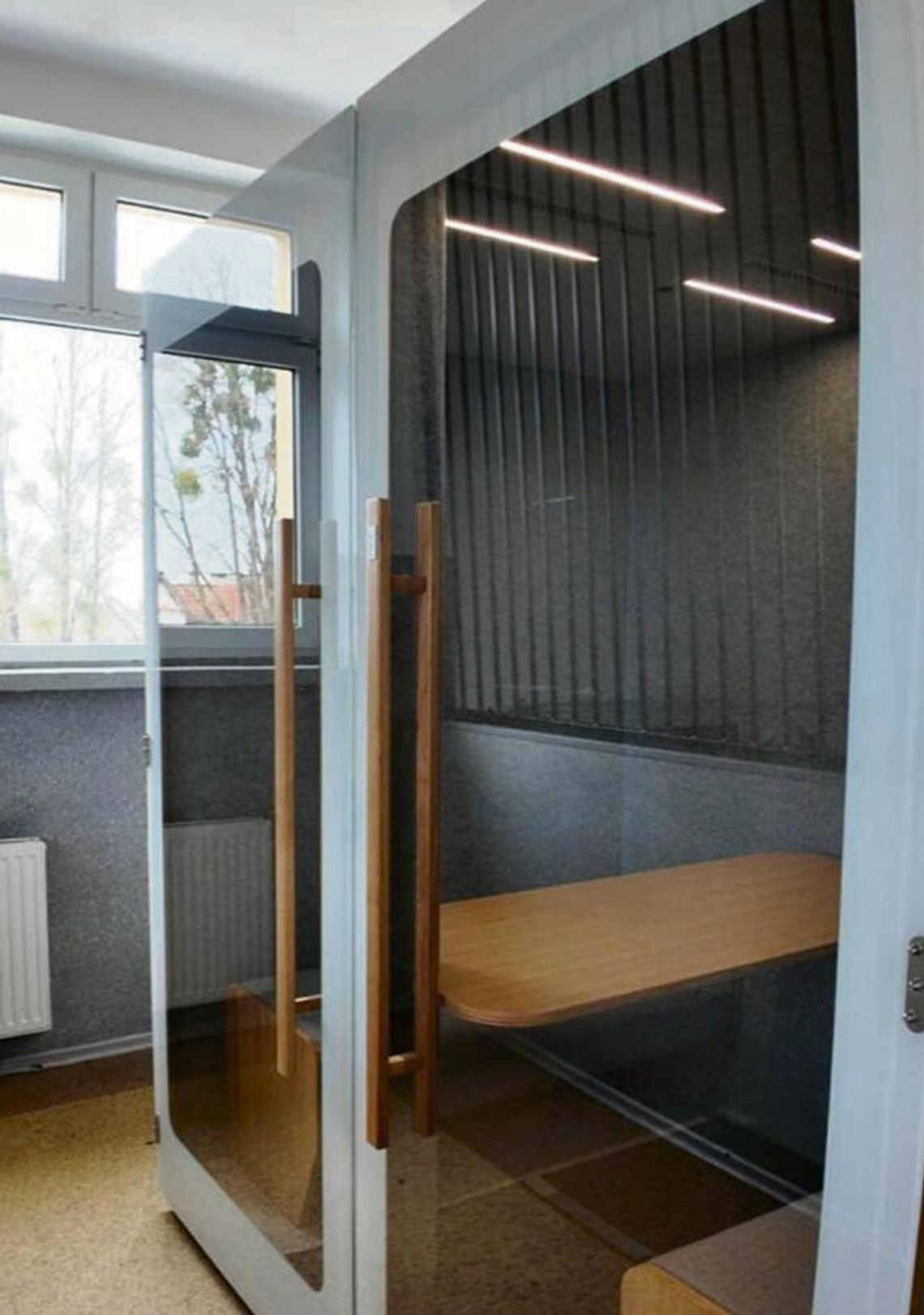 Kapsuła wyciszeń w Zespole Szkół w Niemodlinie. Uczniowie zyskali „bezpieczną przystań” Kapsuła wyciszeń w Zespole Szkół w Niemodlinie. Uczniowie zyskali „bezpieczną przystań”