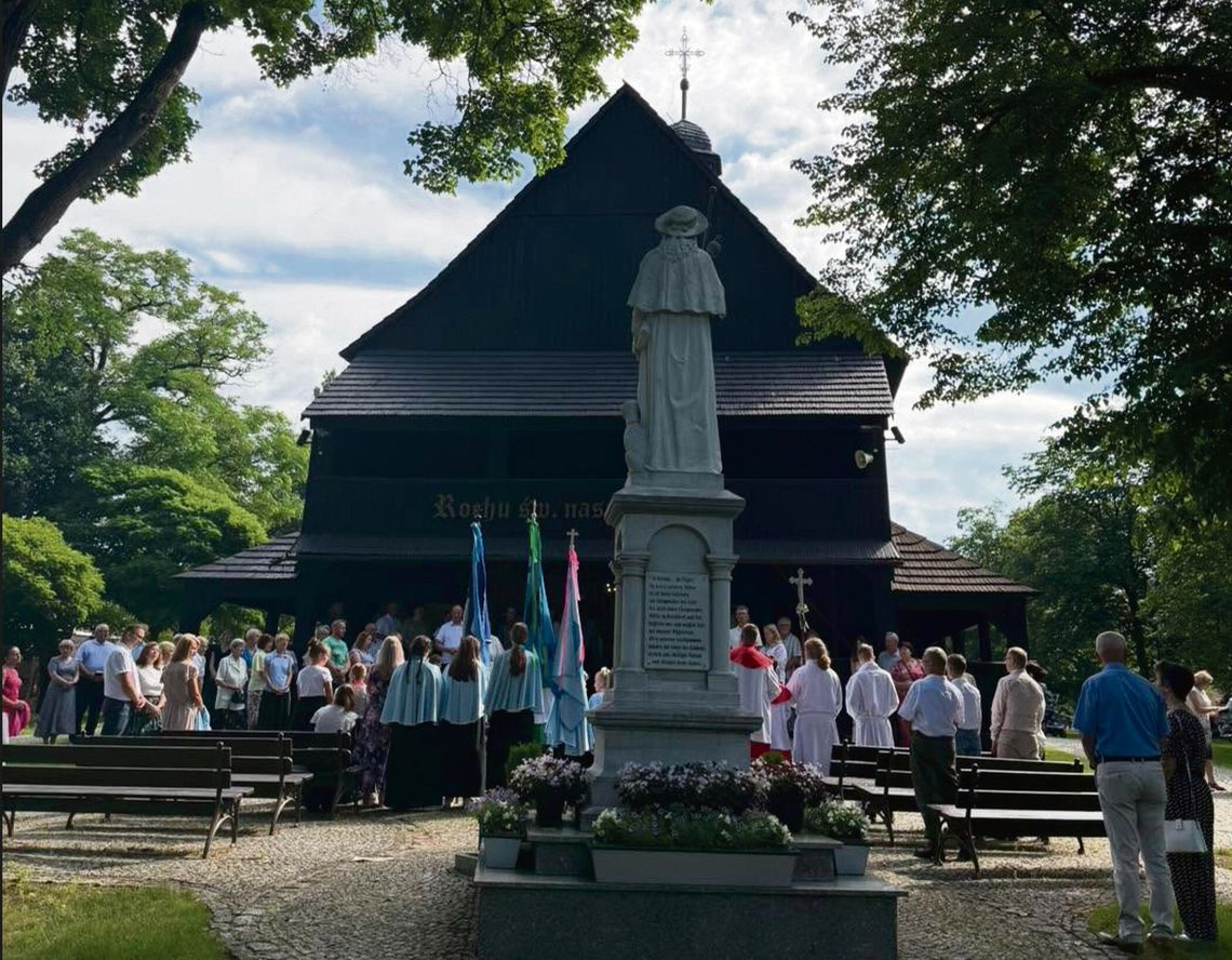 Kościół św. Rocha w Dobrzeniu Wielkim, miejsce corocznej modlitwy mieszkańców Biadacza.