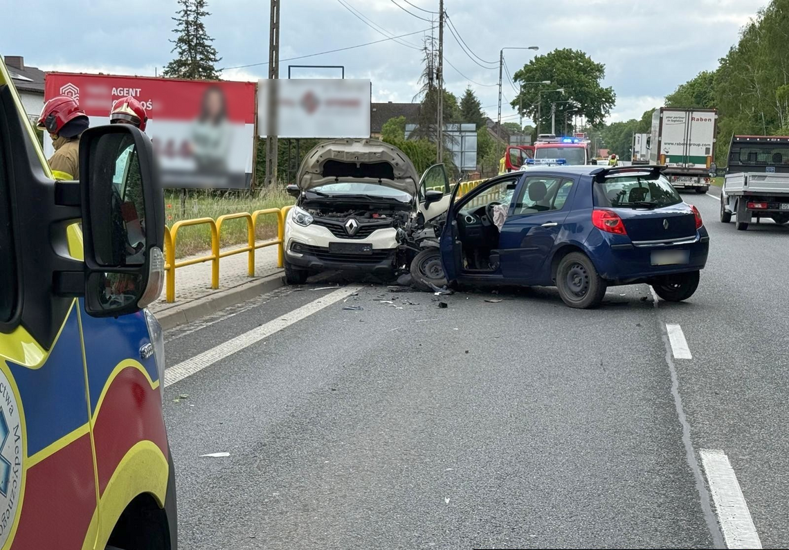 Niebezpieczny wypadek w Walidrogach. Sprawca zasnął za kierownicą