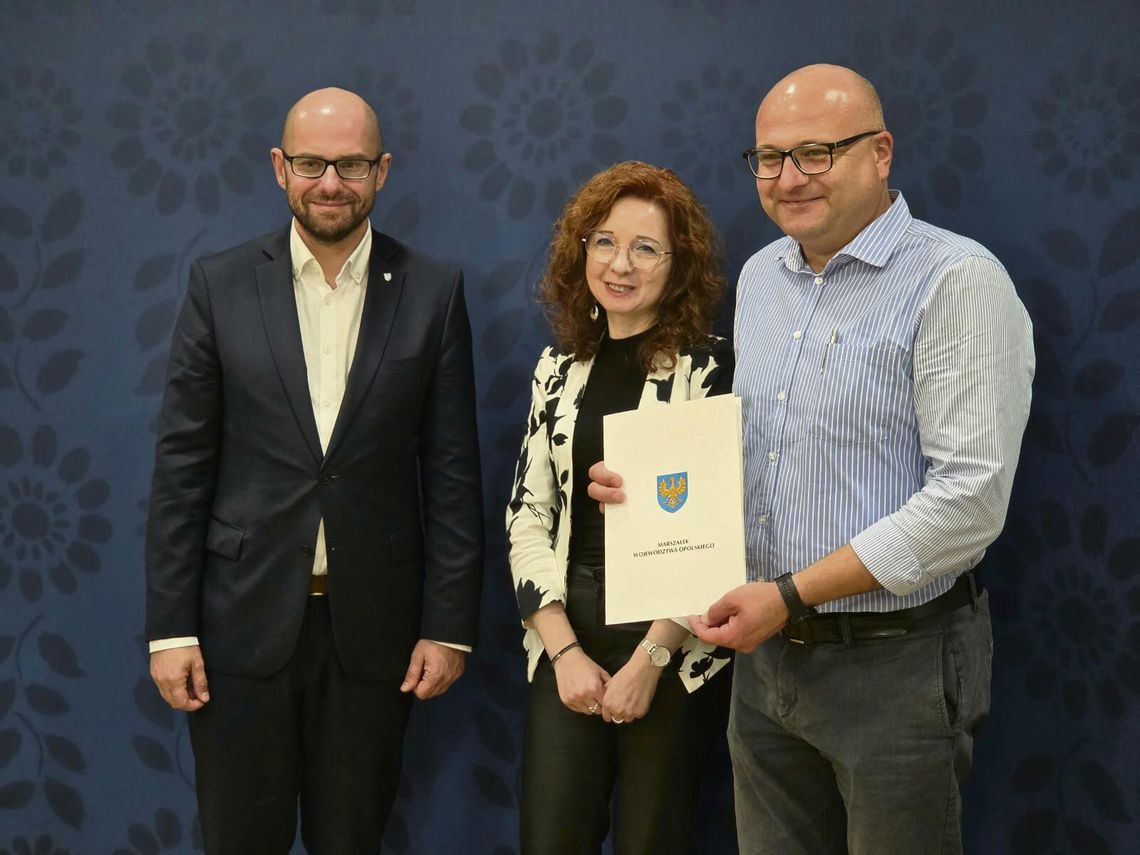 Nowe boisko w Kosorowicach za 270 tys. zł dofinansowania. Będzie można grać w kilka dyscyplin Planowana przebudowa boiska w Kosorowicach w gminie Tarnów Opolski – nowe boisko wielofunkcyjne do koszykówki, siatkówki i piłki nożnej.