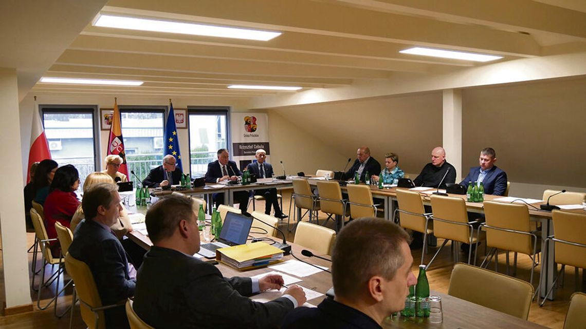 Od inwestycji drogowych  po warsztaty muzyczne