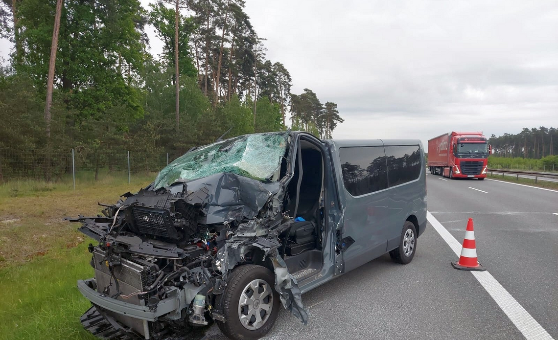 Poważny wypadek na A4. Kierowca busa został ciężko ranny