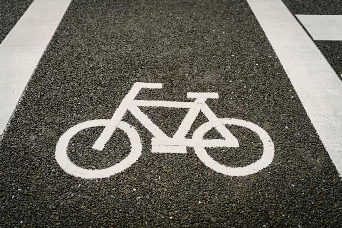 Powstanie nowa ścieżka pieszo‑rowerowa! Prószków połączy Zimnice Wielkie z Dąbrówką Górną Planowany odcinek ścieżki pieszo‑rowerowej wzdłuż drogi wojewódzkiej 415 między Zimnicami Wielkimi a Dąbrówką Górną.