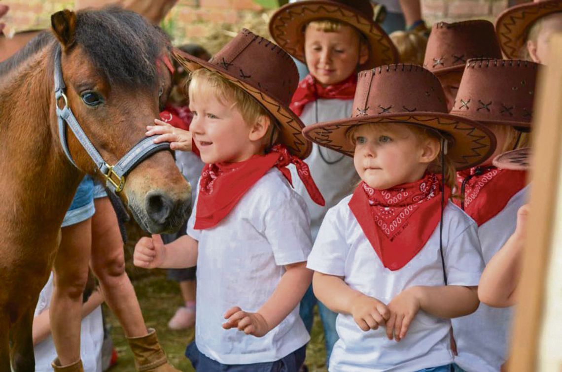 Pożegnali absolwentów w stylu country