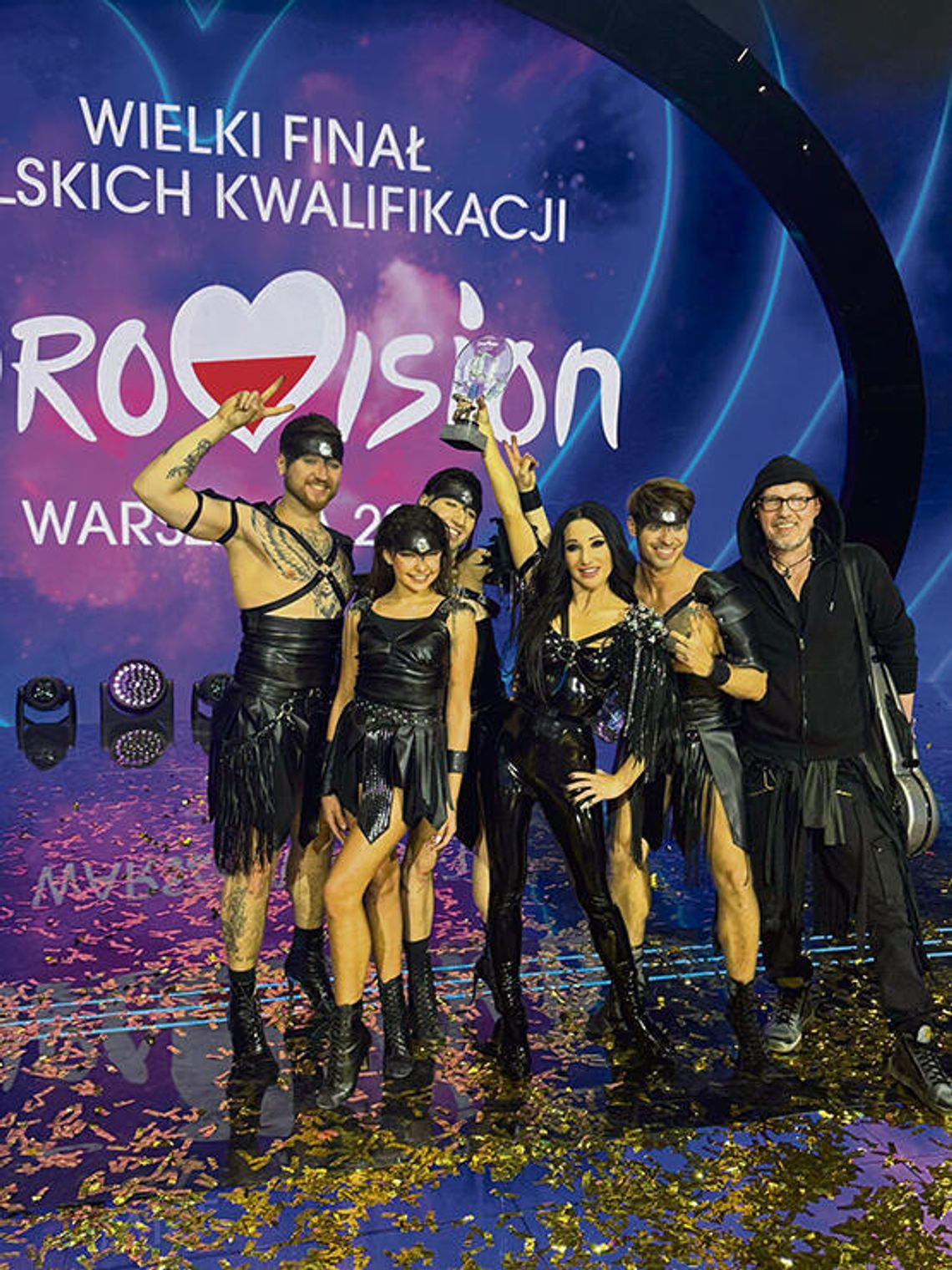 Milena Zdzuj w stroju tanecznym na próbie do Eurowizji 2025, Bazylea, scena z występu Justyny Steczkowskiej.