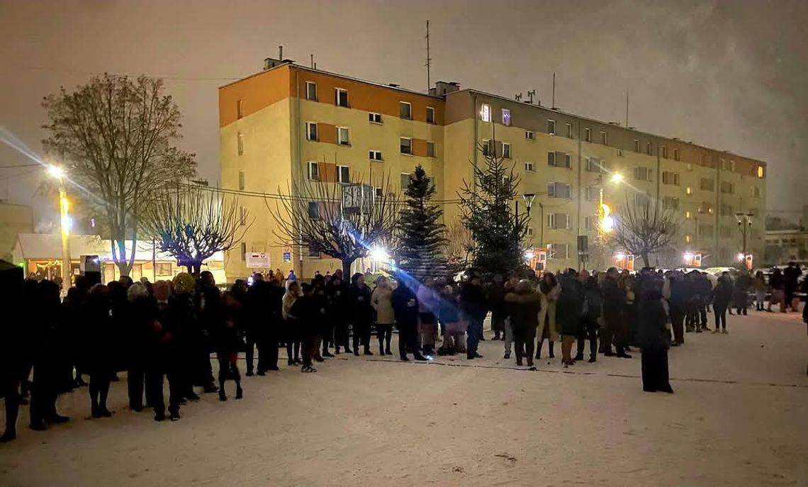 Razem o północy - włodarz wraz z mieszkańcami przywitał Nowy Rok Razem o północy - włodarz wraz z mieszkańcami przywitał Nowy Rok