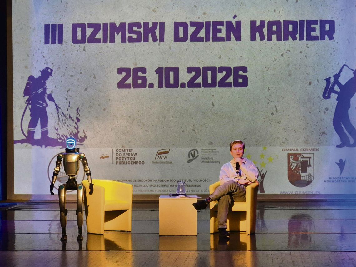 Robot humanoidalny, bokser i chirurg. W Ozimku młodzież szukała pomysłu na przyszłość III Ozimski Dzień Karier w Domu Kultury w Ozimku – spotkanie uczniów z przedstawicielami różnych zawodów, lokalnego biznesu i nowoczesnych technologii.
