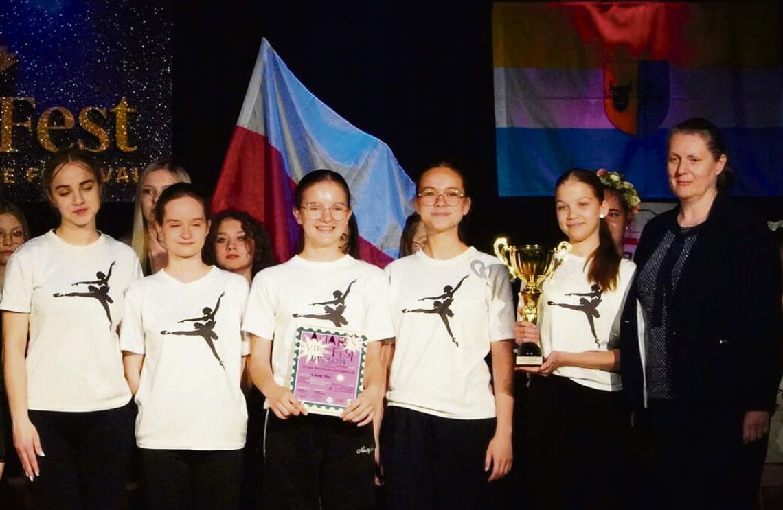 Spektakularny sukces Grupy Baletowej Arabesque! Grand Prix, nagrody specjalne i deszcz pierwszych miejsc na Antares Fest Tancerki Grupy Baletowej Arabesque podczas występu konkursowego na Antares Fest