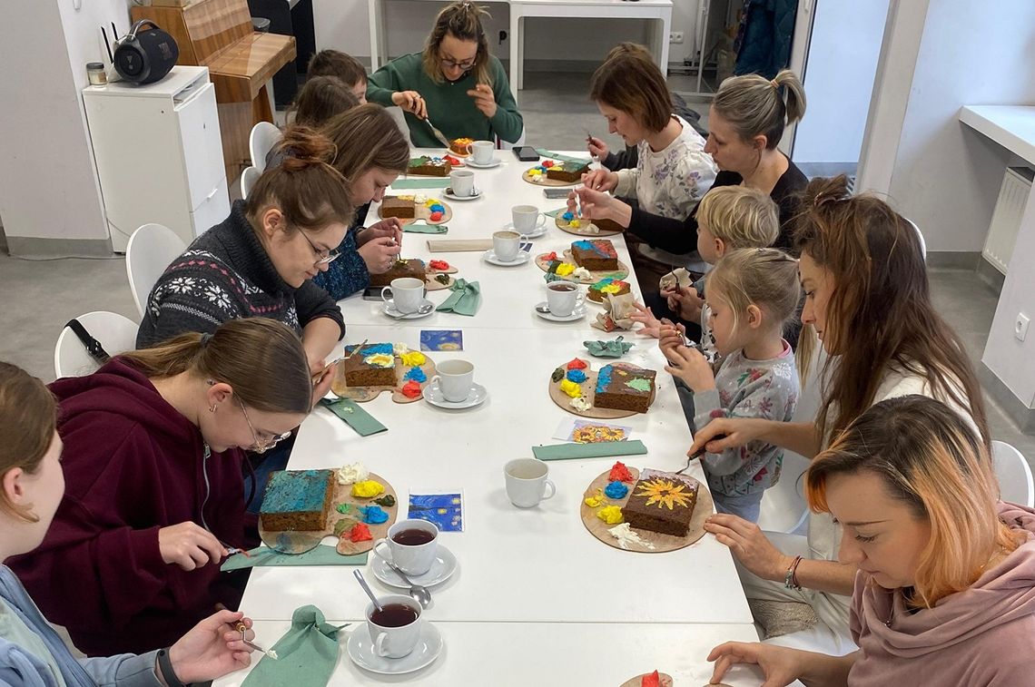 Sztuka… do zjedzenia! „Malowanie przy kawie” w Ozimku Sztuka… do zjedzenia! „Malowanie przy kawie” w Ozimku