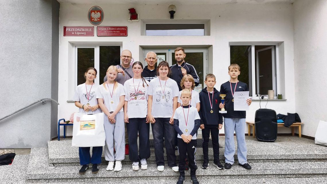 Uczniowie z Dębia najlepsi w „Małym Olimpijczyku”! Wywalczyli pierwsze miejsce Drużyna uczniów szkoły w Dębiu podczas zawodów „Mały Olimpijczyk” w Nysie