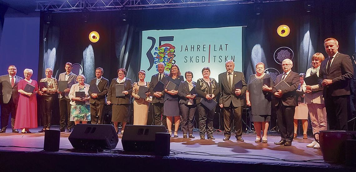 Uhonorowani za działalność społeczną Uhonorowani za działalność społeczną