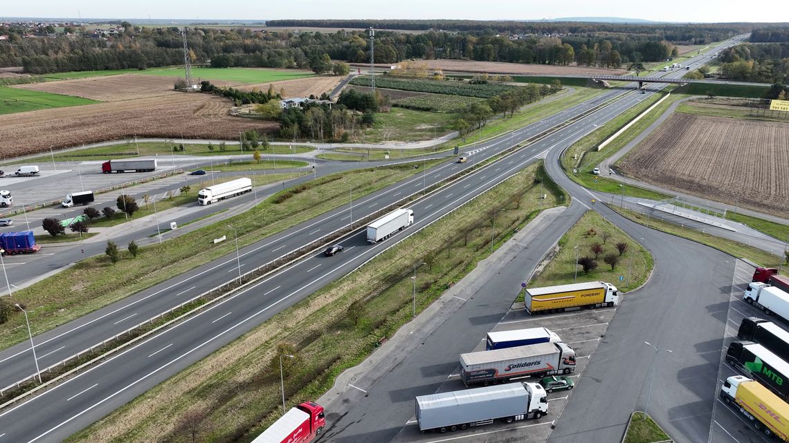 Uwaga kierowcy! A4: utrudnienia w ruchu, będą montować kamery