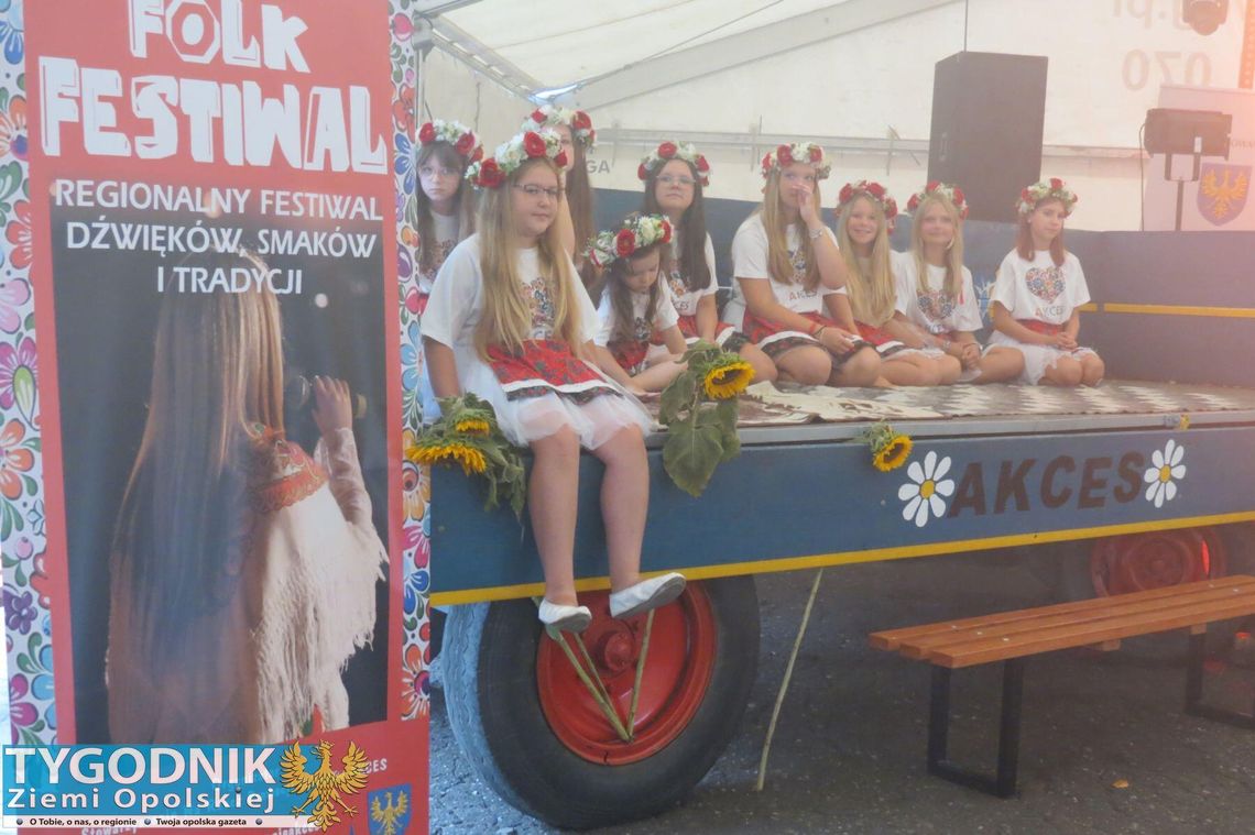 [ZDJĘCIA] Krasiejów pożegnał wakacje z folklorem, muzyką i sportem