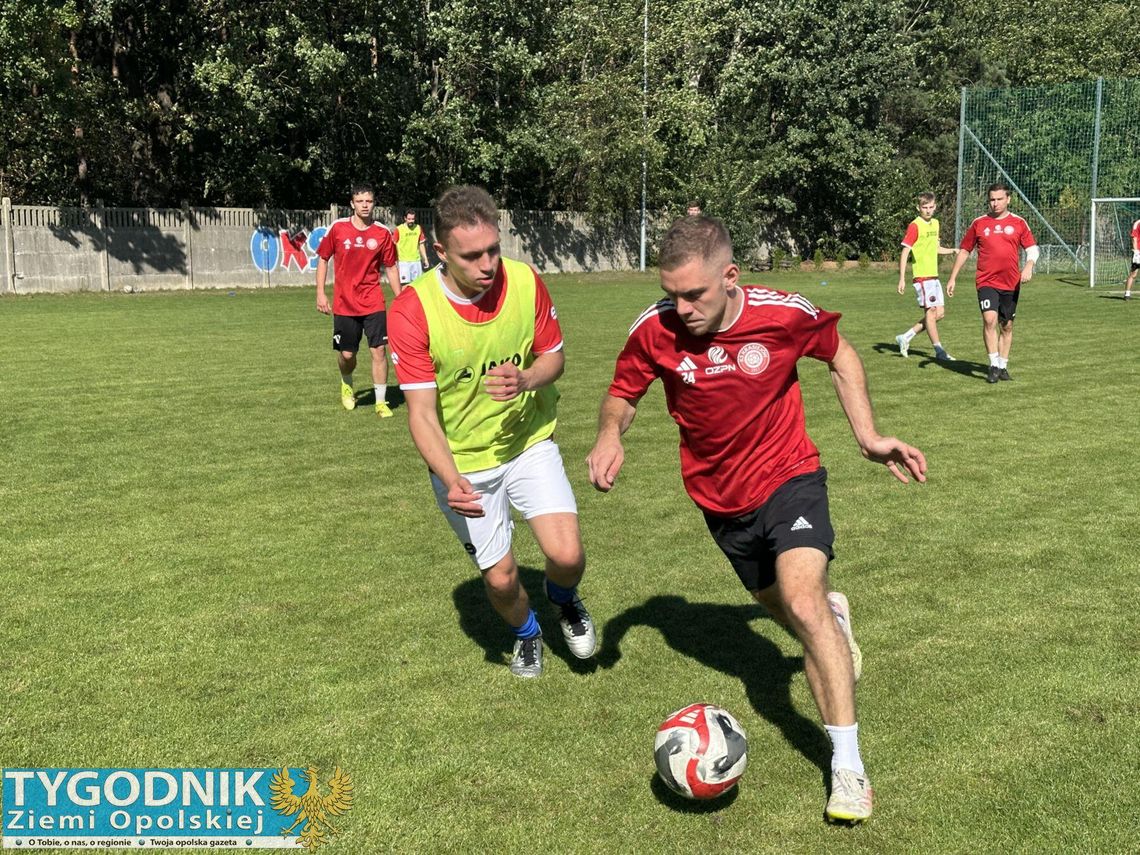Na zdjęciu rozgrywki w drugim turnieju OPIOŁA CUP na stadionie w Tarnowie Opolskim.