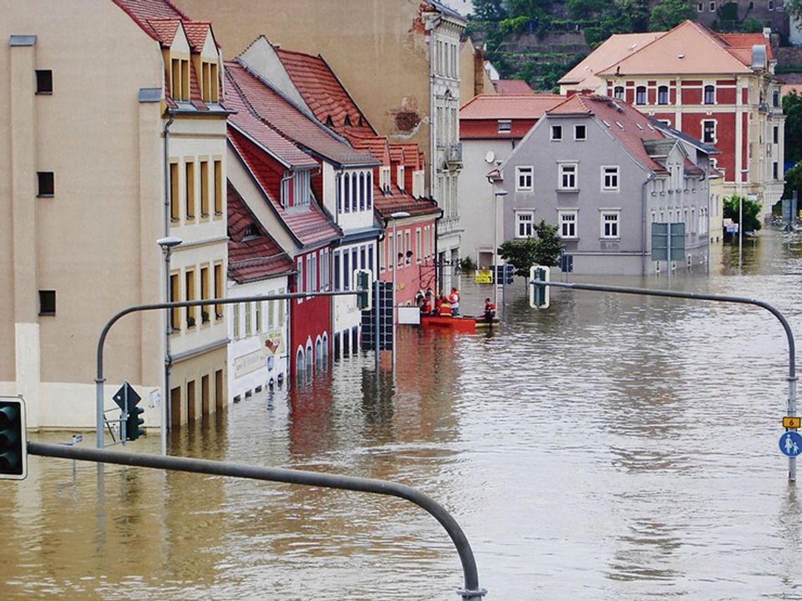 Zmiany klimatyczne  a ekstremalne zjawiska pogodowe